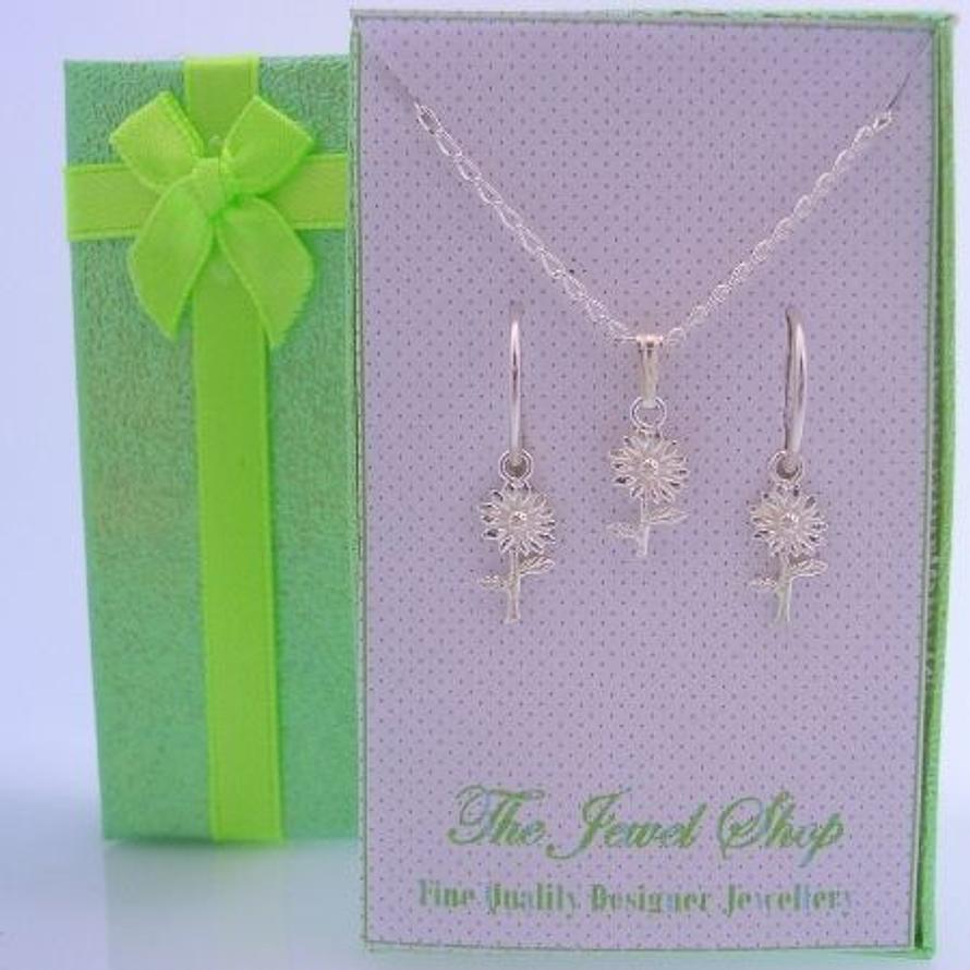 STERLING SILVER MATCHING DAISY FLOWER NECKLACE & 12mm SLEEPER EARRINGS GORGEOUS SHIMMERING GIFT BOX