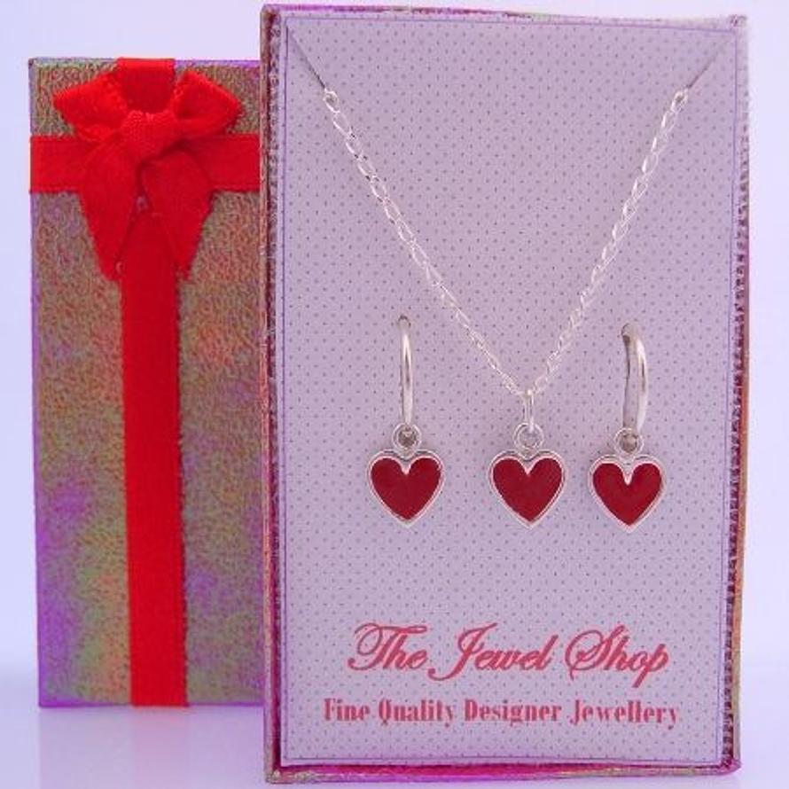 STERLING SILVER RED QUEEN OF HEARTS CHARMS MATCHING 12mm SLEEPER EARRINGS & NECKLACE GORGEOUS SHIMMERING GIFT BOX