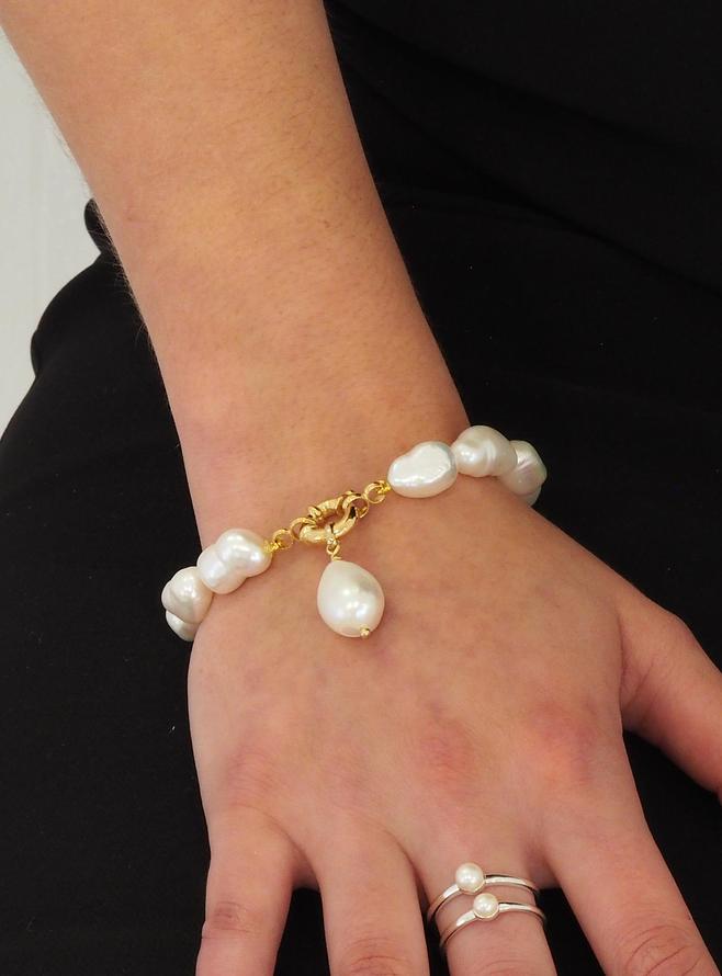 Coco Large Baroque Pearl Boltring Bracelet in 9ct Gold