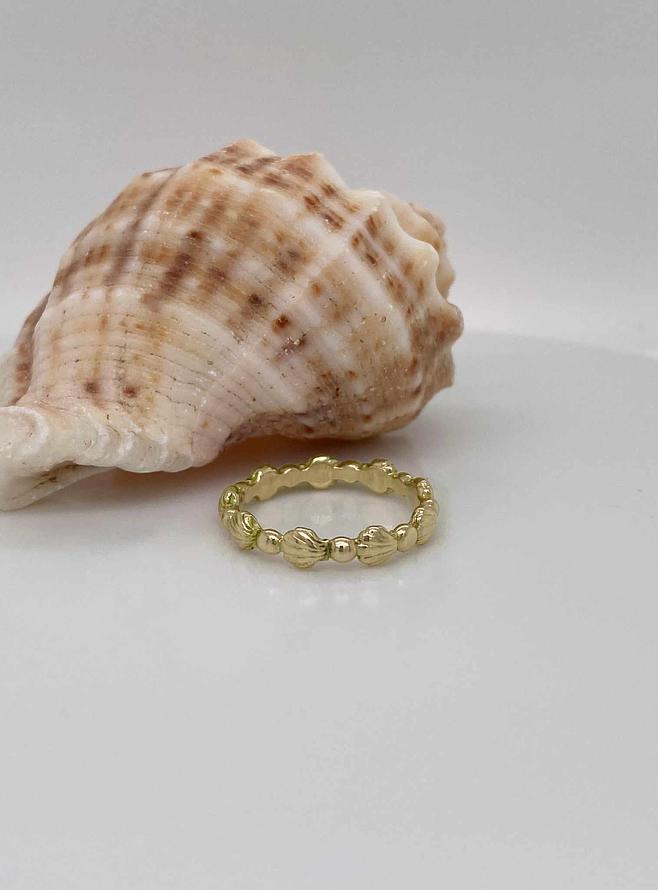 Nalu Seashell Ring in 9ct Gold