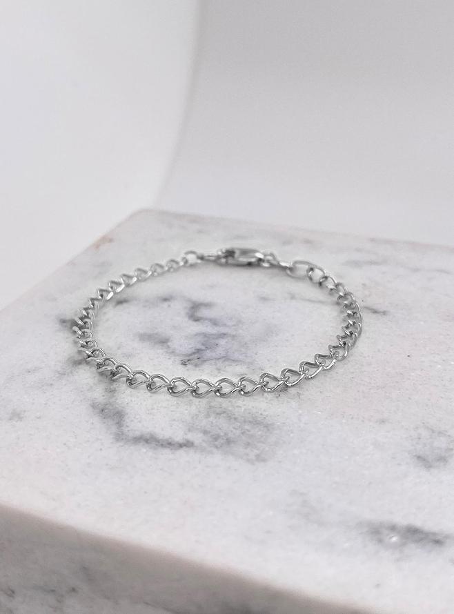 Open Curb 2.8mm Chain Bracelet in 9ct White Gold