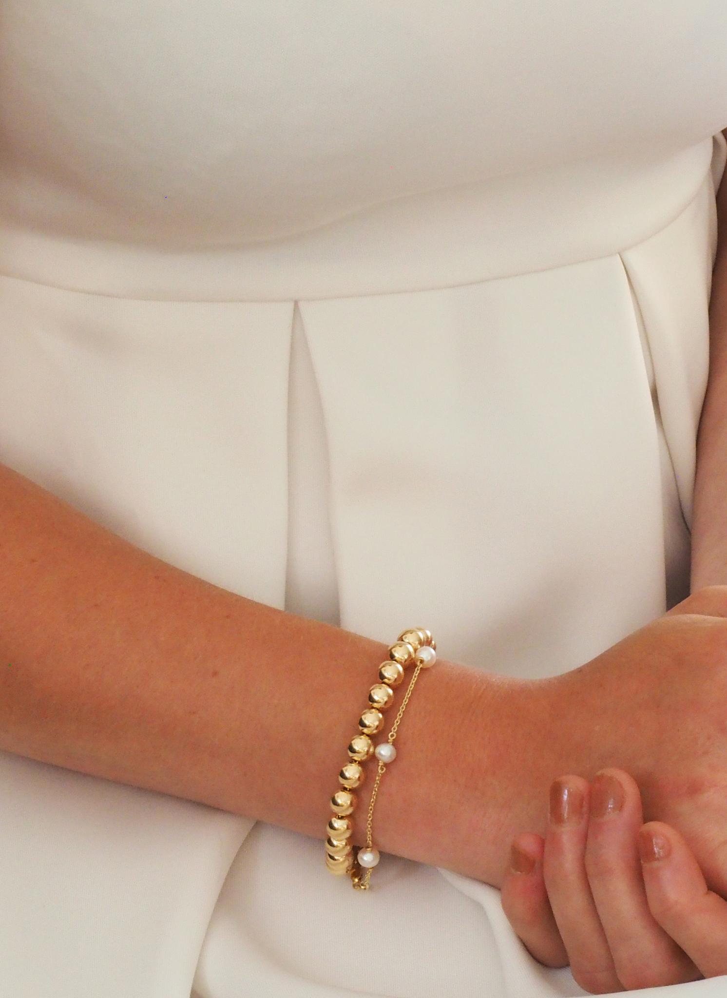 Stretch Ball Bracelet with Freshwater Pearl gold – ADORNIA
