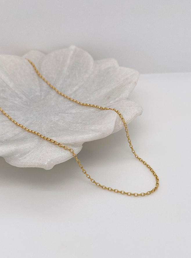 Aurelia Oval Belcher Necklace Chain in 9ct Gold