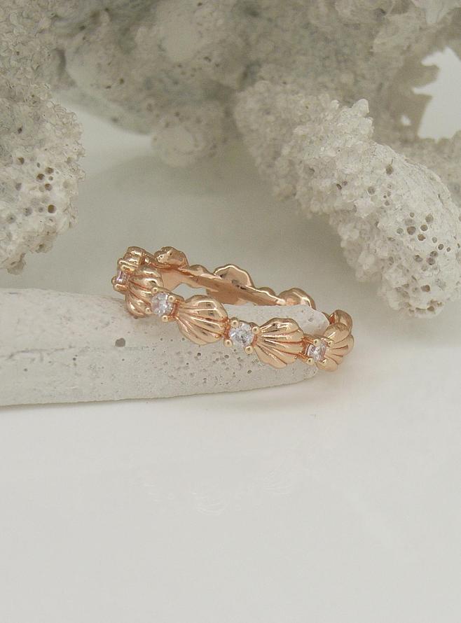 Cz Seashell Charm Ring in Rose Gold