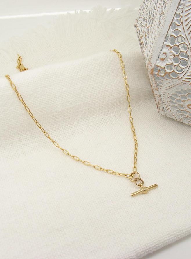 Aurelia Paperclip T Bar Fob Necklace Chain in 9ct Gold